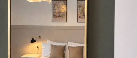 2 dormitoris, escriptori i planxa i posts de planxar