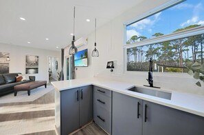 Interior - Modern Stylish Tiny Home, Next To The Myakka Forest (Port Charlotte)
