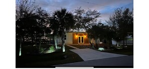 Exterior - Modern Stylish Tiny Home, Next To The Myakka Forest (Port Charlotte)