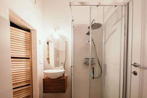 Shower, hair dryer - Donatello's Chamber - Casa de Amicis (Milano)