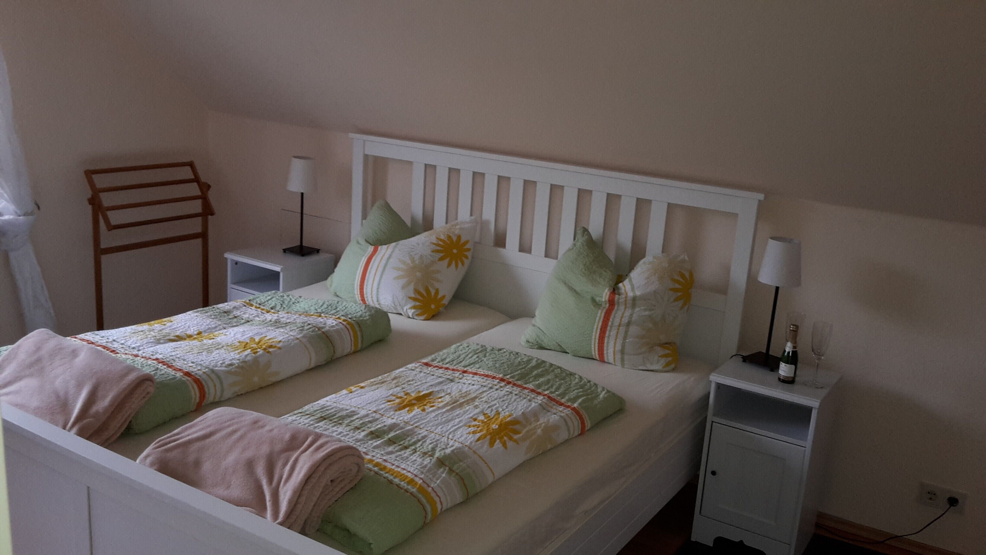 Iron/ironing board, WiFi, bed sheets