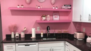 Unclassified image, 3 of 8, button - Pink Mini Unit With Pool in Philly (Philadelphia)