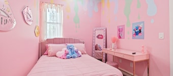 Pink Mini Unit With Pool in Philly
