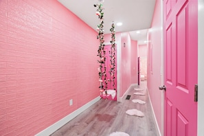 Interior - Pretty & Pink Mini Unit (Philadelphia)