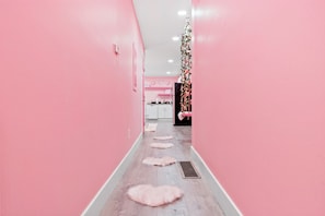 Interior - Pretty & Pink Mini Unit (Philadelphia)