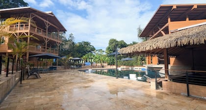 Charming 2BR 2BA Poolside Apartment Family Friendly 5 Min Walk to Beach