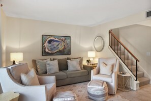 Smart TV - 2 Bedroom Townhouse less than 1/2 mile to beach! (St Simons Island)