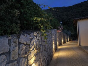Property grounds - Four-room apartment 3 bedrooms, 2 bathrooms and sea view terrace (Rio Nell'elba)