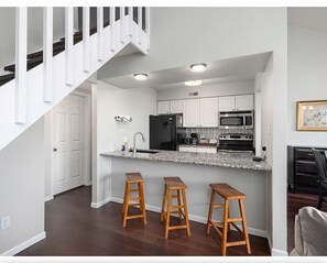 Private kitchen - LOVELY 4-bedroom condo in Branson with STUNNING View of Table Rock Lake (Branson)