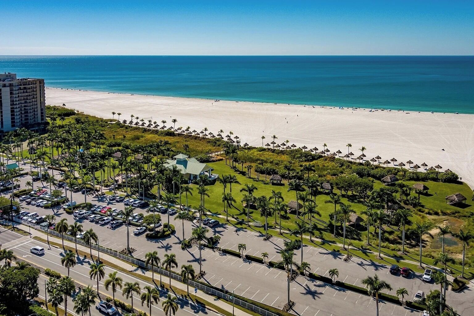 Liegestühle, Strandtücher