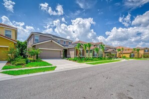 Exterior - 6BR/6BA Private Pool Home in Solterra (Davenport)