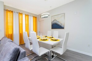 Dining - 2BR/2BA Condo in Cane Island Resort (Kissimmee)
