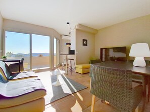 Living area - Breathtaking panoramic sea view - Exceptional 2P at Le Grand Duc (Mandelieu-la-Napoule)