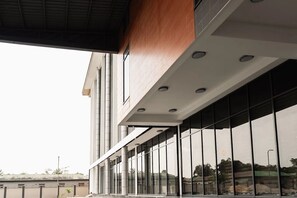 Exterior detail - Julirose Hotel And Suites (Choba Park)