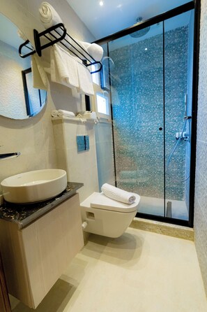 Hair dryer, towels, soap, shampoo - Aura Pyramids Boutique Hotel (Giza)