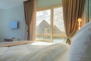 In-room safe, free WiFi - Aura Pyramids Boutique Hotel (Giza)