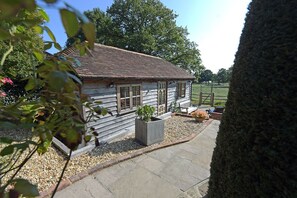 Exterior - Deer Lodge | A Retreat with Views (Maplehurst)