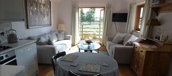 Deer Lodge | A Retreat with Views