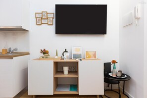 Living area - Rental in Rome Vic House (Rome)