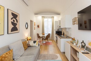 Apartment | Living area - Rental in Rome Vic House (Rome)