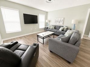 Smart TV, books - Stillwater Welaka (Welaka)