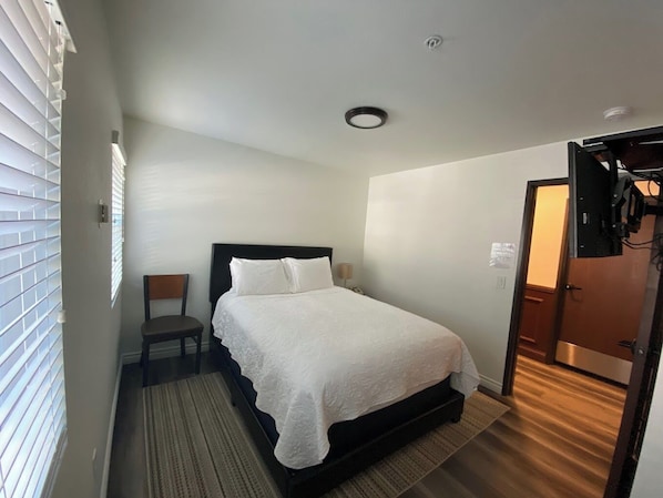 Chambre Simple | Fer et planche à repasser, Wi-Fi gratuit