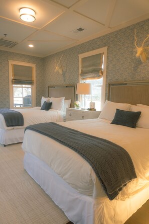 Standard Double Room | In-room safe, blackout drapes, iron/ironing board, free WiFi - The Grove at White Creek (Nashville)