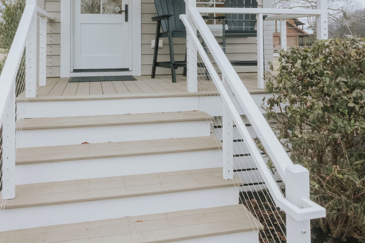 Kahden hengen standard-huone | Tallelokero huoneessa, pimennysverhot, silitysrauta/-lauta