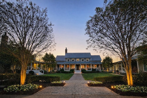 The Inn at The Grove at Whites Creek