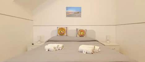 Fer et planche Ă repasser, accĂšs Internet, draps fournis