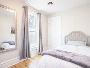 2 bedrooms, desk, free WiFi, bed sheets
