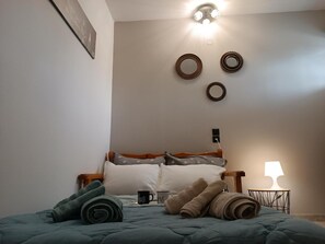 2 makuuhuonetta, silitysrauta/-lauta, Wi-Fi, vuodevaatteet