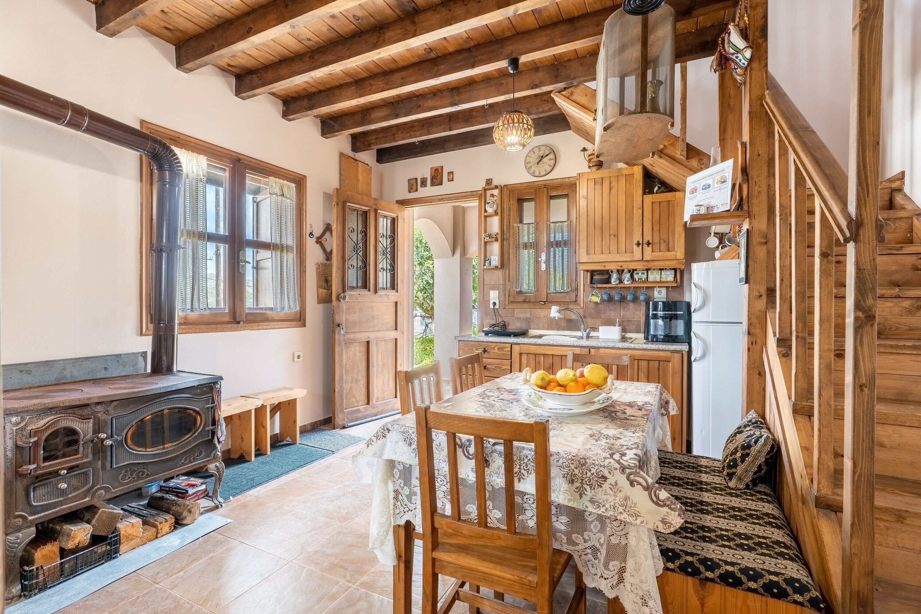 Fridge, stovetop, coffee/tea maker, electric kettle