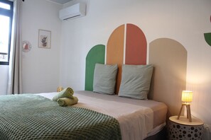 2 chambres, fer et planche à repasser, Wi-Fi, draps fournis