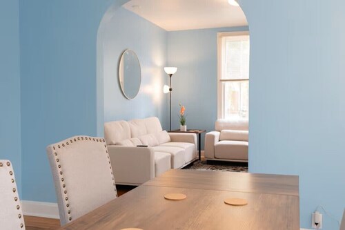 Charming 3BR Home With 2 Parking Spot, Near Transit & Shopping,