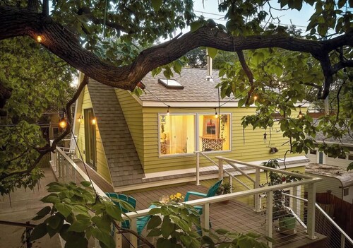 Tropical Scandinavian Treehouse Uptown Newly Built