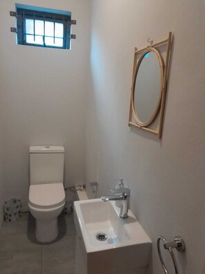 Towels, soap, toilet paper - Sunny & Cosy Albion (Albion)