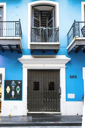 Exterior detail - Fortaleza by Otium (San Juan)
