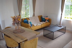 Living area - London Bliss Retreat (London)