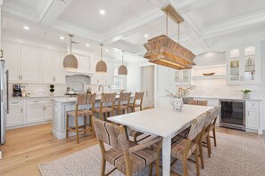 Dining - The Cannon Exchange Building By Charleston Vacays (Charleston)