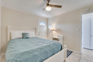 WiFi, bed sheets - Seaview 6: Oceanview Condo in Kure Beach (Kure Beach)
