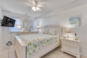 2 bedrooms, WiFi, bed sheets, wheelchair access - Seaview 7: 2Bedroom Oceanview Condo in Kure Beach (Kure Beach)