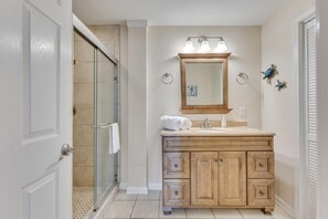 Towels - Seaview 6&7: 3 Bedroom Duplex in Kure Beach (Kure Beach)