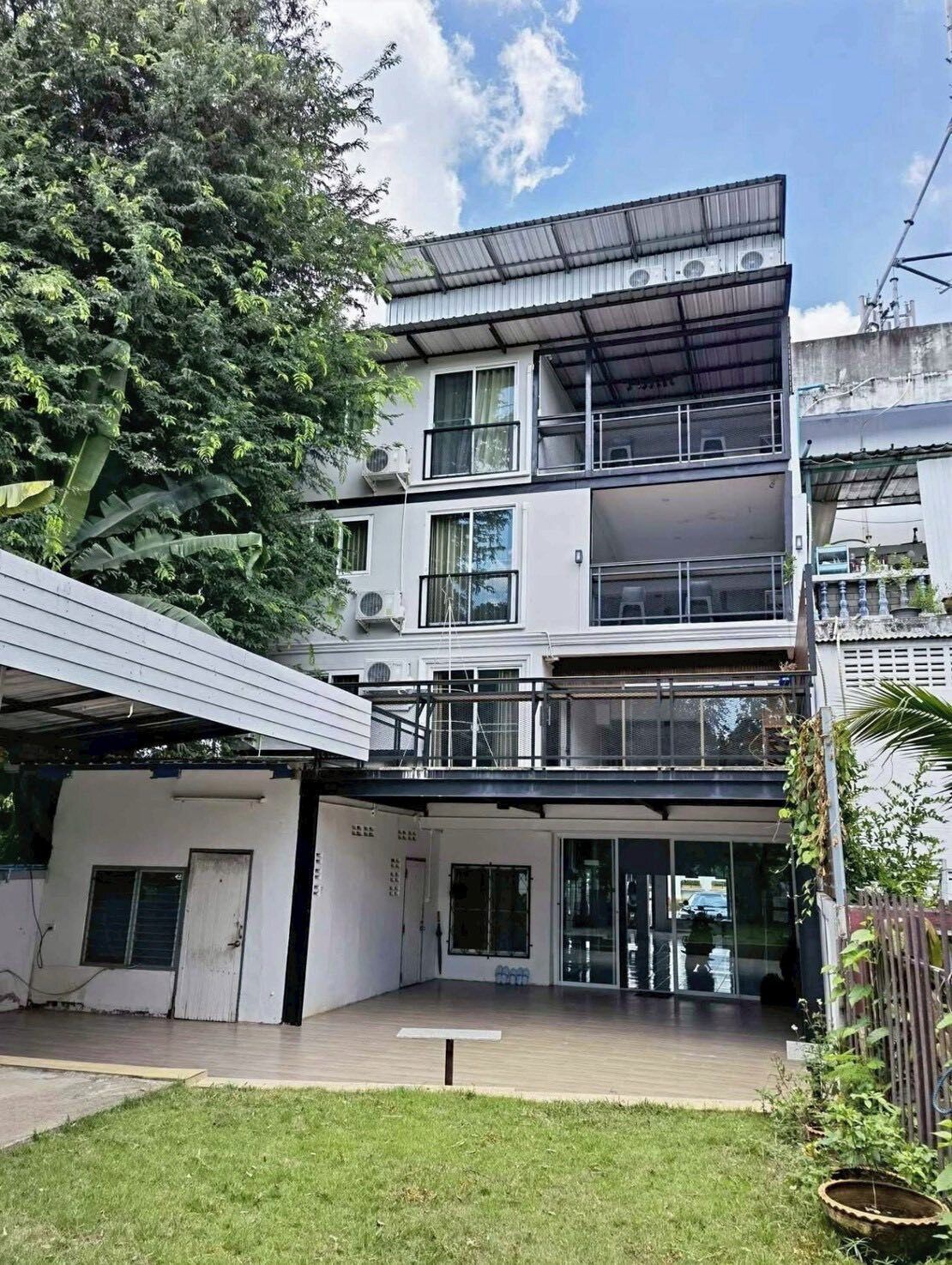 Family Room, River View | Exterior