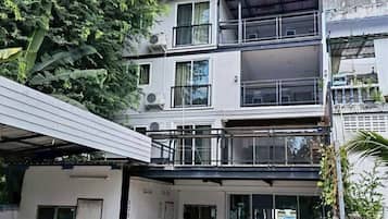 Family Room, River View | Exterior