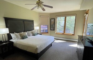 2 bedrooms, WiFi, bed sheets - Cozy 2-bedroom condo in welcoming Breckenridge with ski-in/ski-out (Breckenridge)