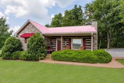 Uncle Pete`s Cabin ~ Rockhaven