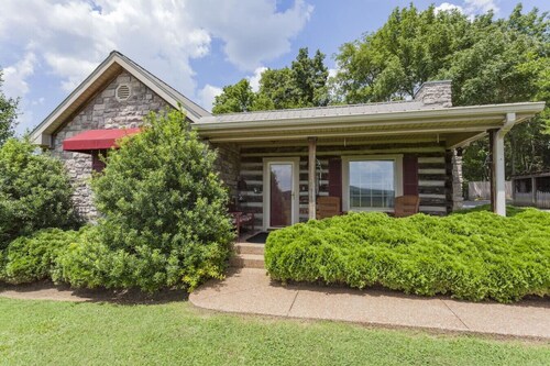 Uncle Pete`s Cabin ~ Rockhaven