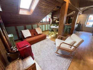 Fireplace - Renovated Mountain View Apartment - Auronzo di Cadore (Auronzo di Cadore)