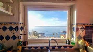 Réfrigérateur, four, plaque de cuisson, lave-vaisselle